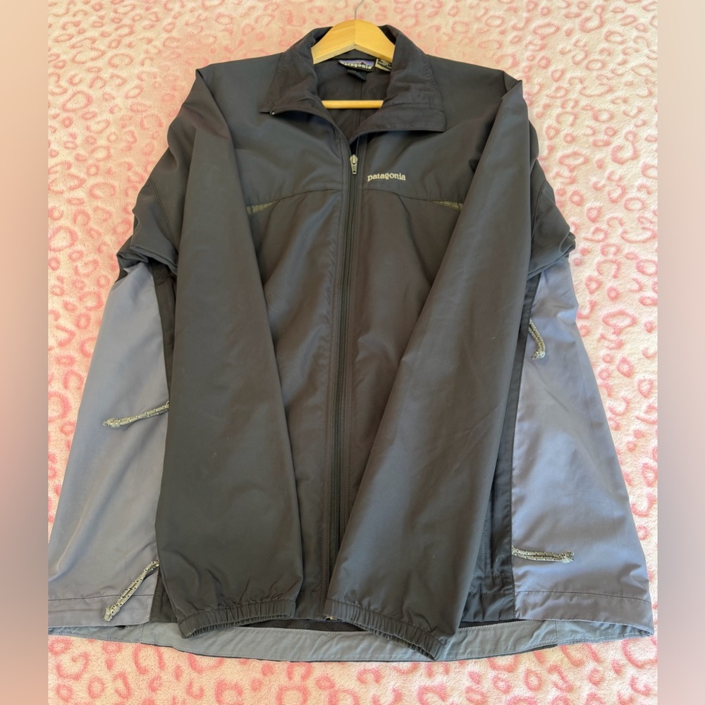 Patagonia Women’s Windbreaker Full Zip Jacket
Size: L - Picture 3 of 10